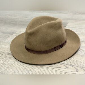 Country Gentlemen Light Brown Fedora 100% Wool Lite Felt Size M - Never Worn